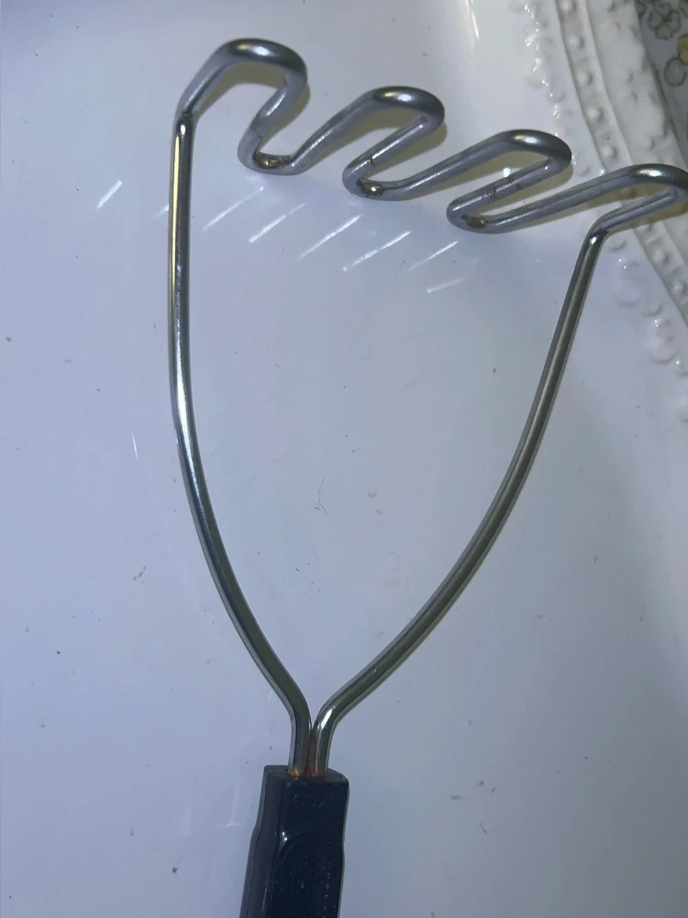 EKCO vintage wire-coil potato masher Black Handle